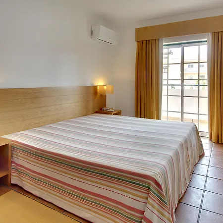 Turisticos Novochoro 3* 阿尔布费拉