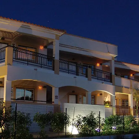 Turisticos Novochoro 公寓式酒店 3*