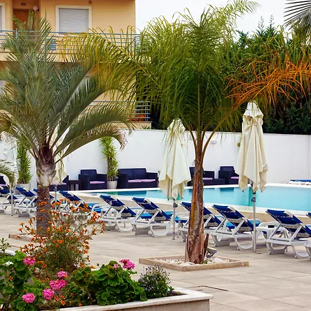 Turisticos Novochoro Aparthotel